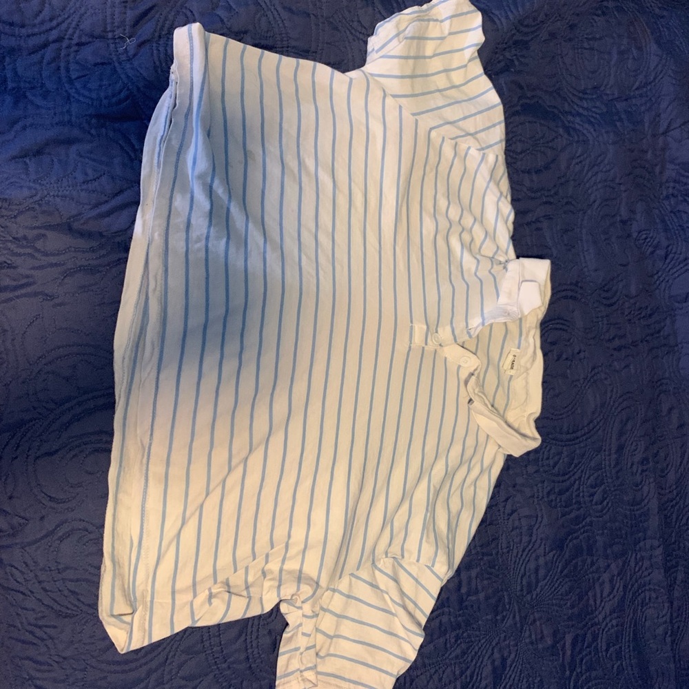 crop collar top no stains or rips worn once washed